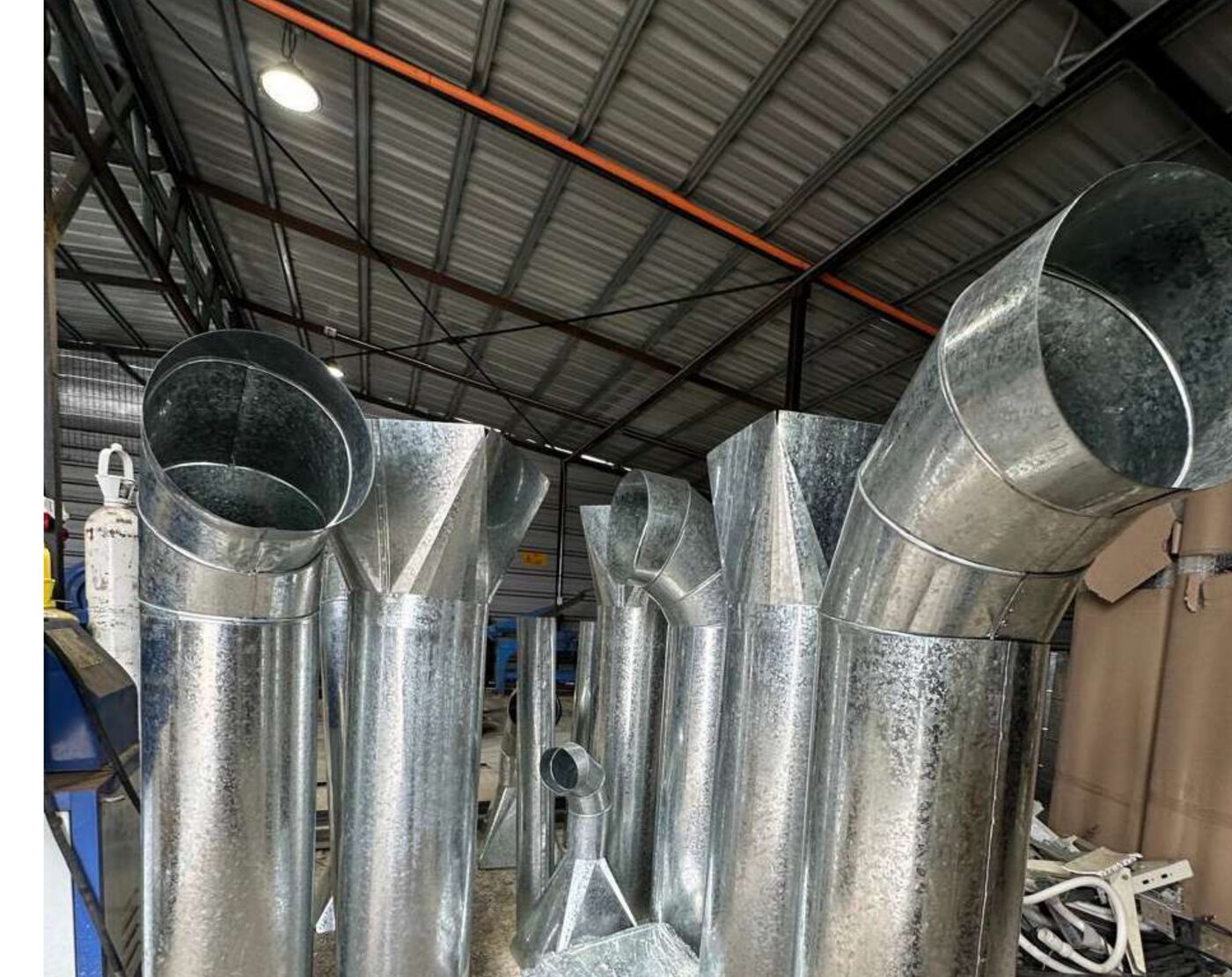 Fabricación de ductos de climatización en plancha galvanizada
